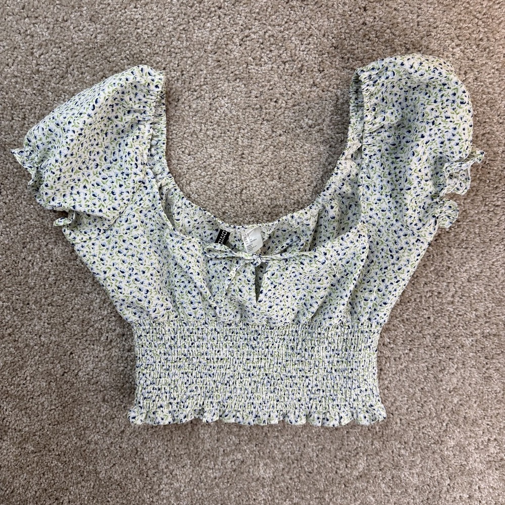 H&M Blouse Womens S White Floral Puff Sleeve Smocked Crop Top Ruffle Casual